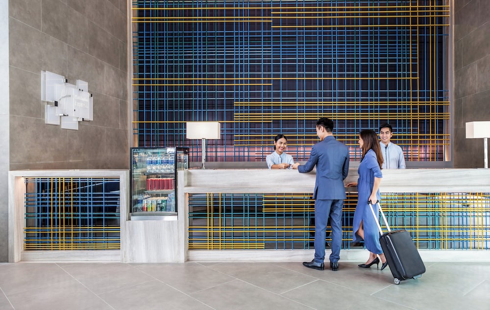 Holiday Inn Express Bangkok Soi Soonvijai 35/42