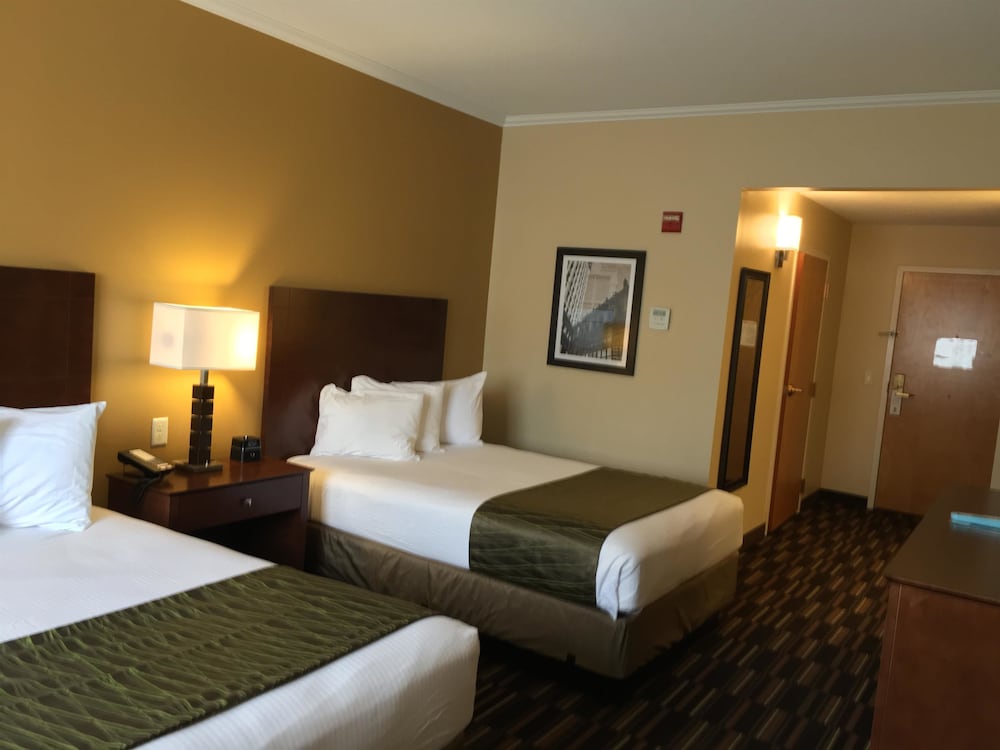 Best Western Falcon Plaza 8/38