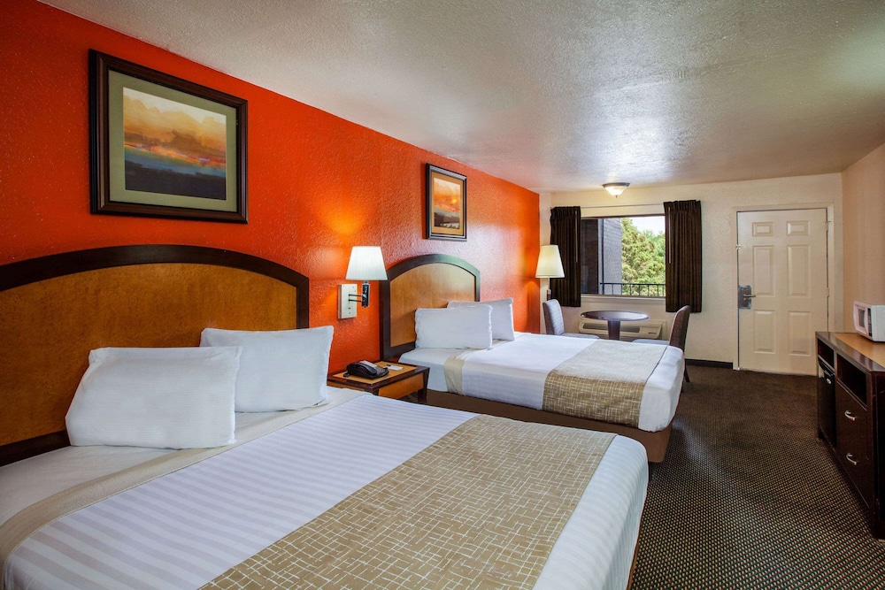 Travelodge by Wyndham Houston Hobby Airport 17/38