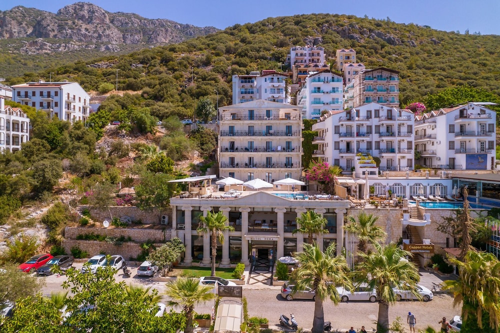 Hera Hotel 10/70