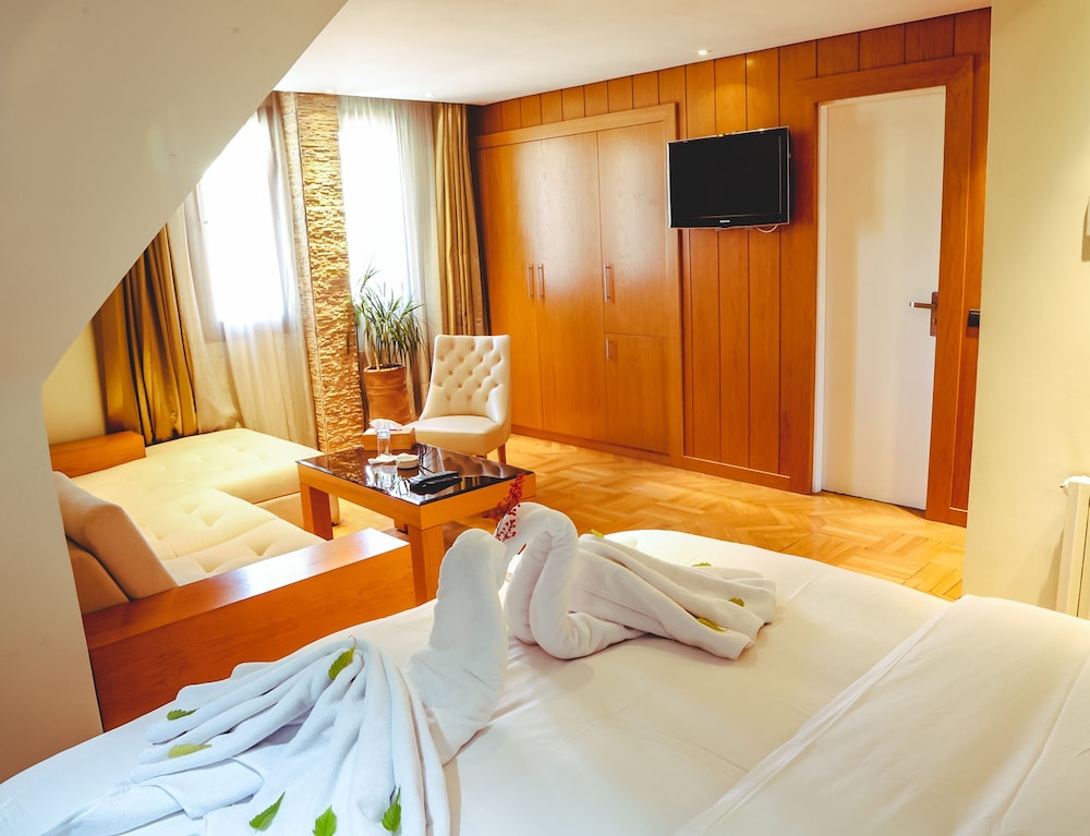 HOTEL PERCE NEIGE 10/22