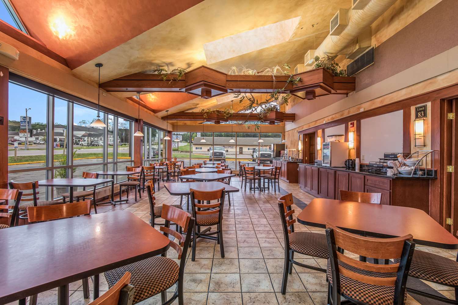 AmericInn & Suites By Wyndham Baraboo Event Center 11/25