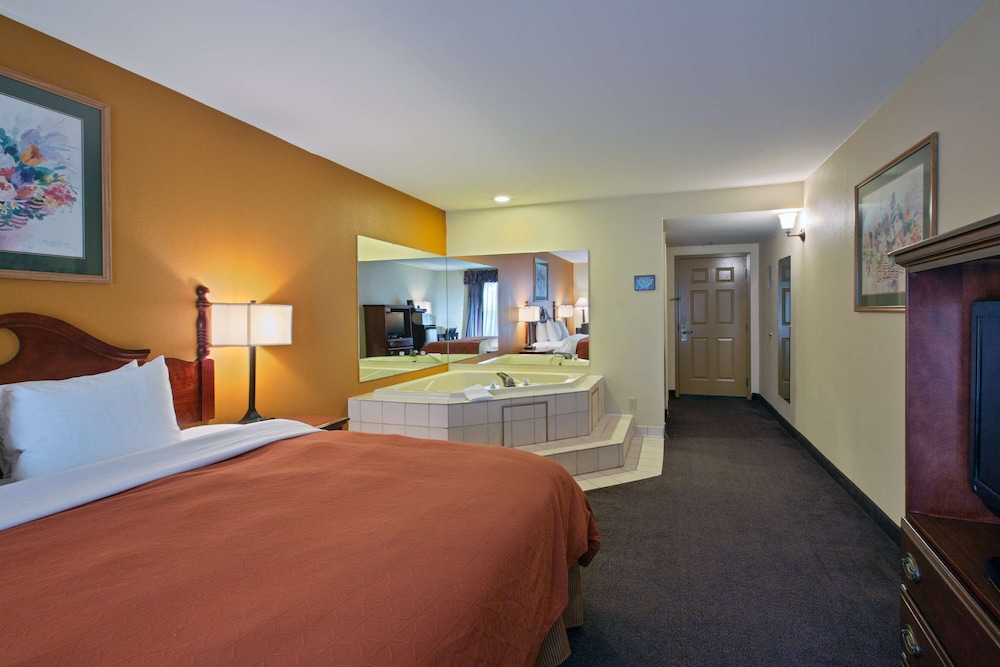 Country Inn & Suites By Radisson Richmond I-95 South VA 12/29
