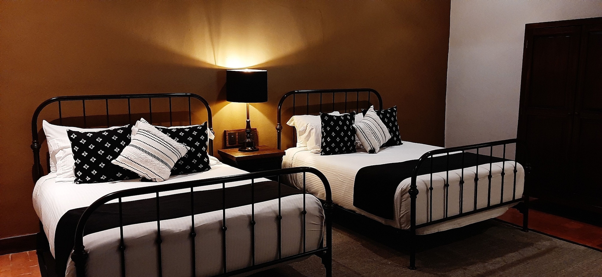 ROOM, 2 QUEEN BEDS