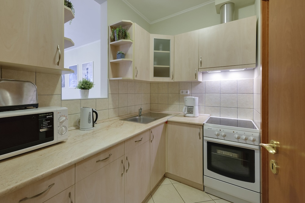 Central Passage Apartments 54/72