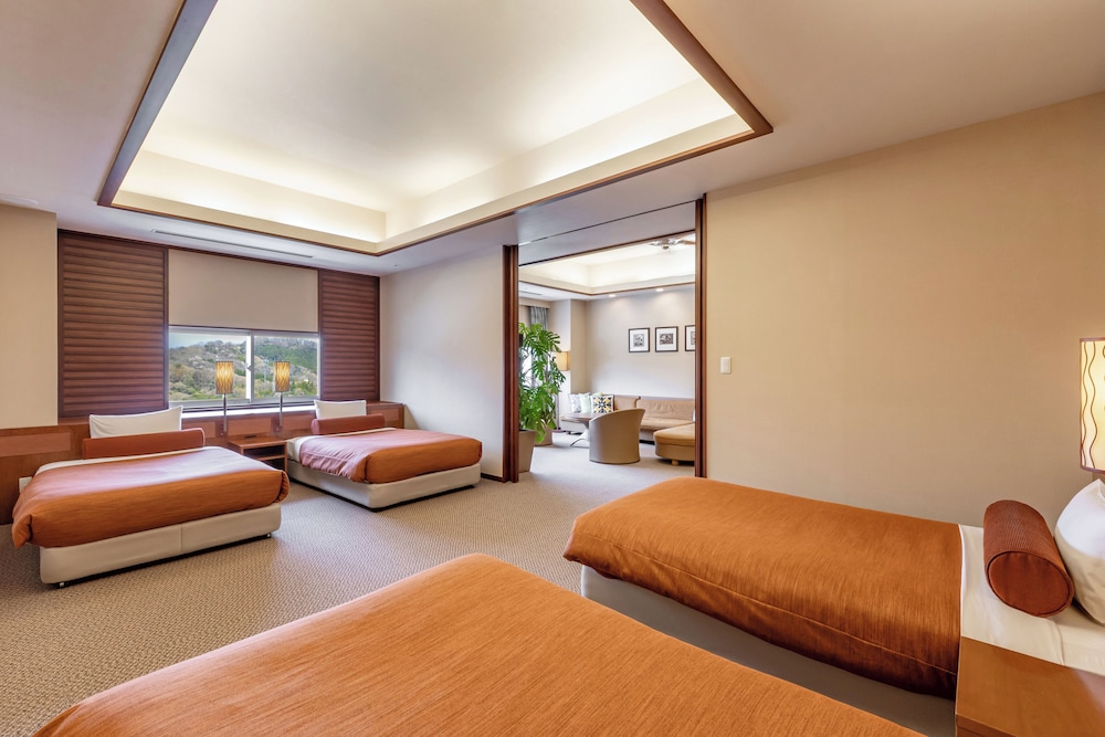 SPA RESORT HAWAIIANS MONOLITH TOWER 12/46
