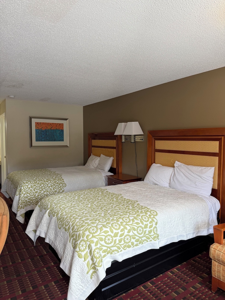 Peach Tree Inn 25/48