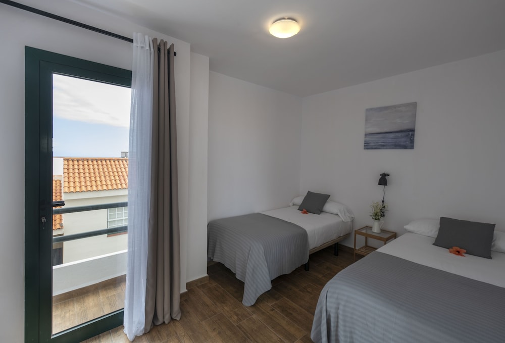 Apartamentos Los Rosales 16/75