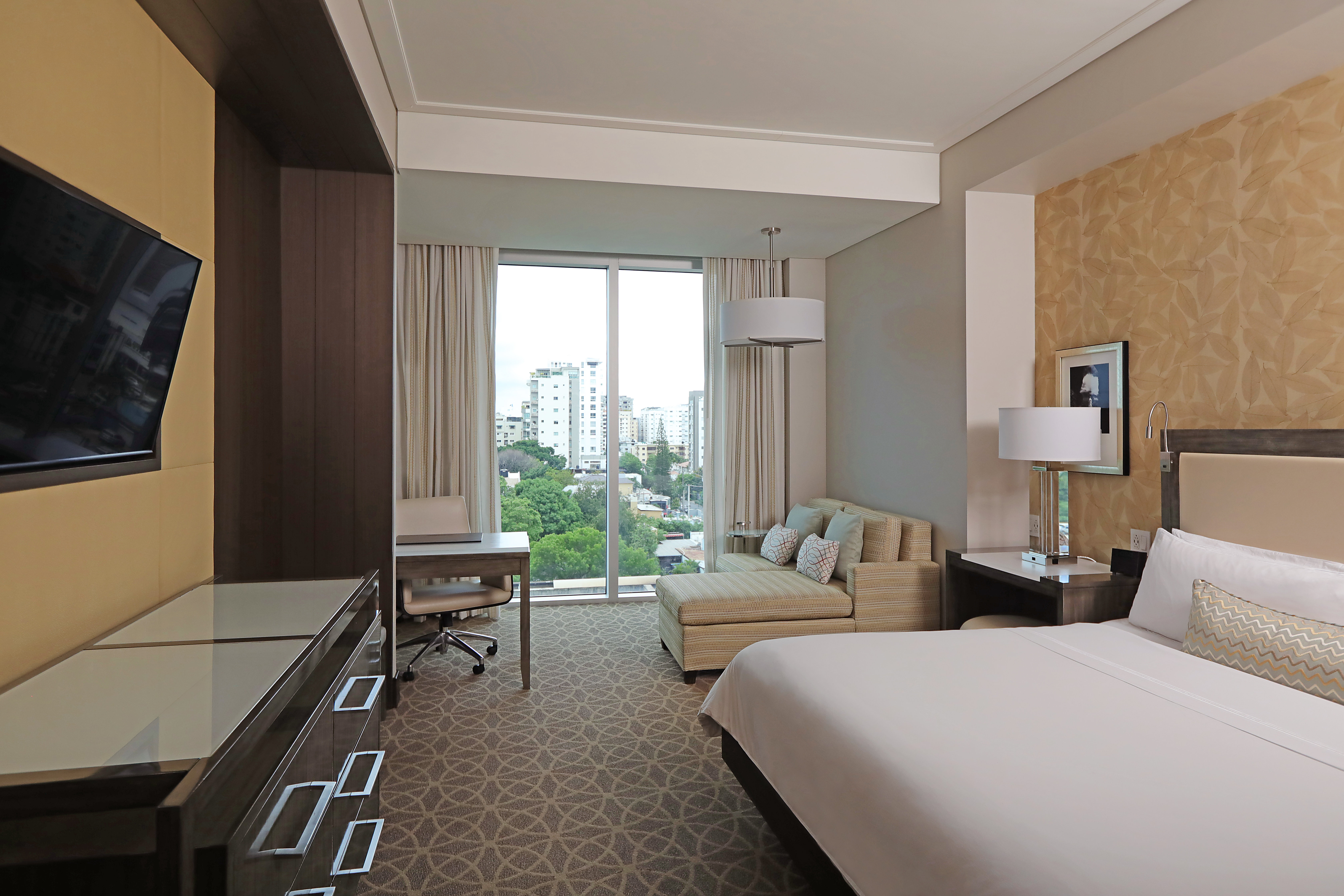 King Bed, City View, Top Floor