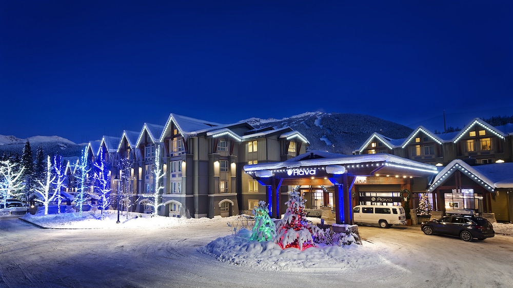 Aava Whistler Hotel 4/50
