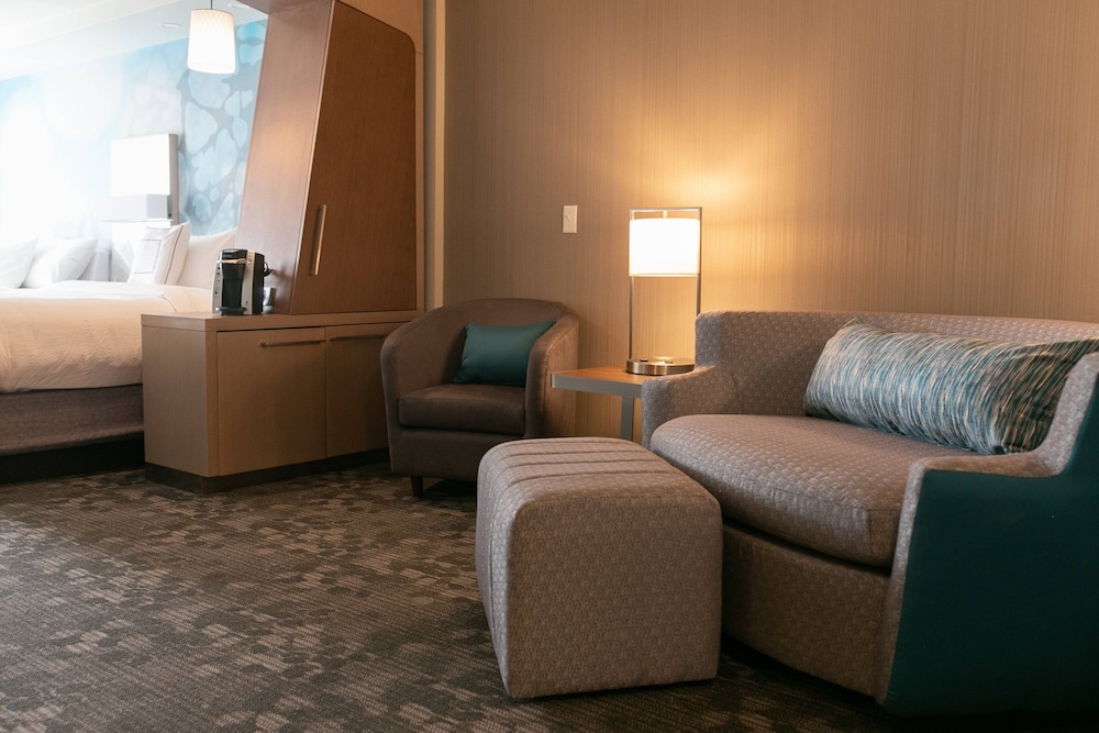 Courtyard by Marriott Elkhart 24/37
