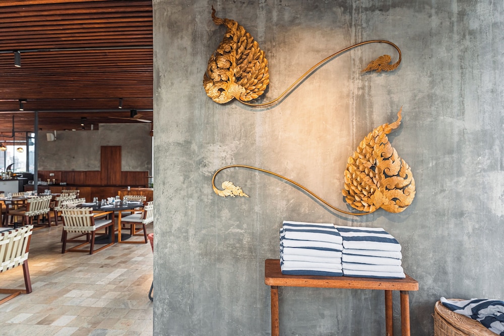 Penh House Hotel 11/74