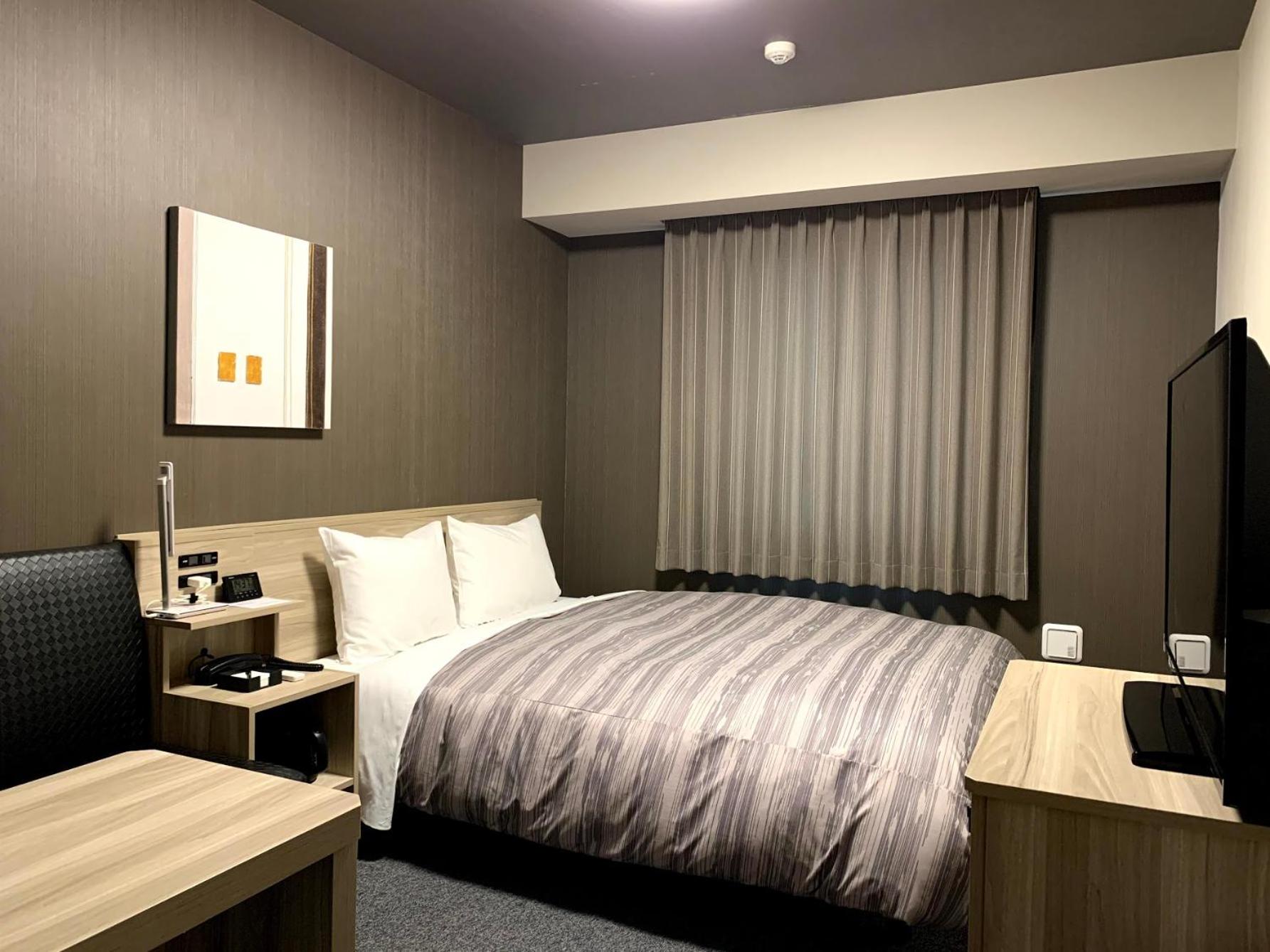 Room, Double Bed, Electronic Cigarette Only, Smoking