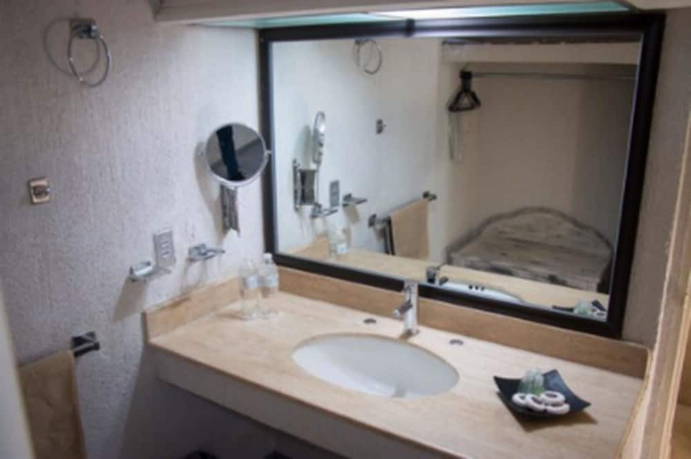 Paraiso Express Hotel 34/35