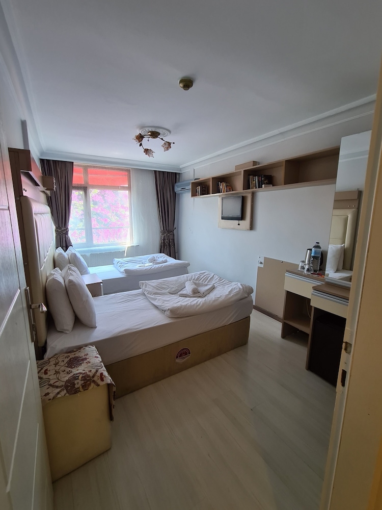 Ocean S 7 Hotel 12/50