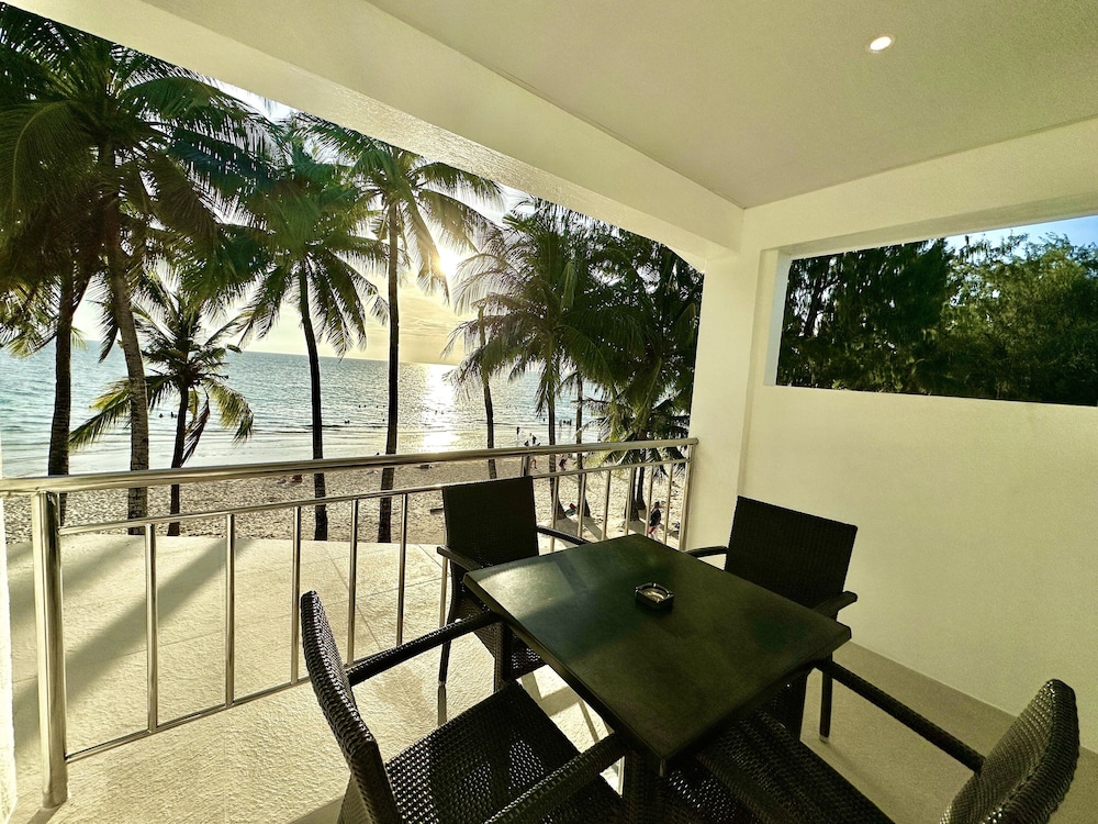 Calypso Beach Dive Resort 48/76