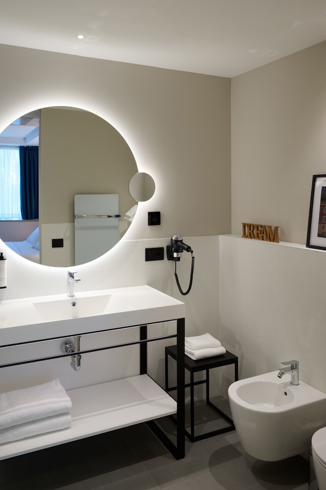 STANDARD HOTEL RAFFAELLO 24/25