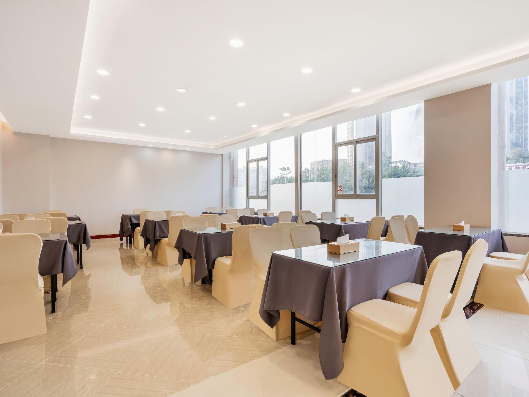 Vienna Hotel Guangzhou Panyu Changlong Shiqiao Metro Station 44/50