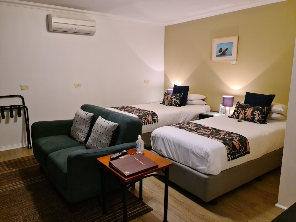 Oyster Cove Chalets 7/42