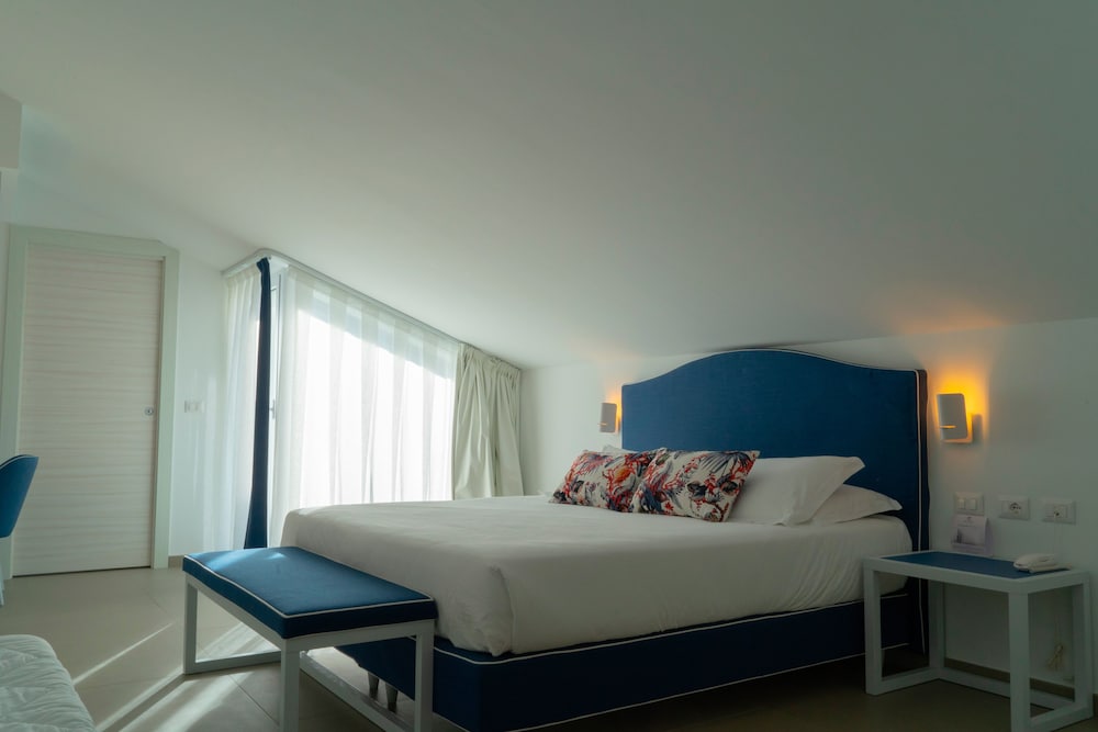 Seaside Hotel 5/42
