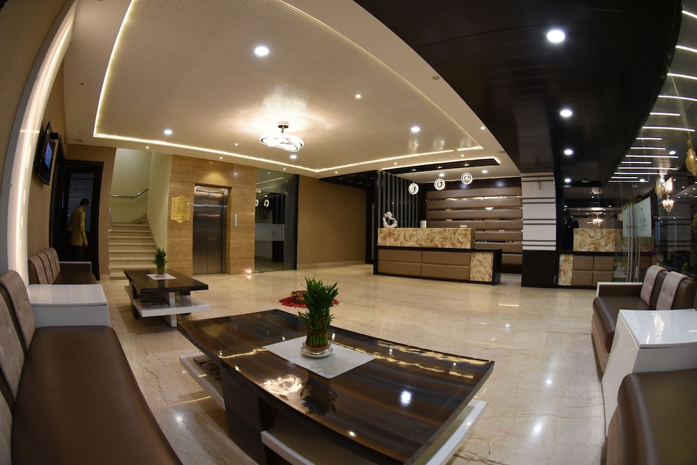 Hotel Grand Rajputana 2/17