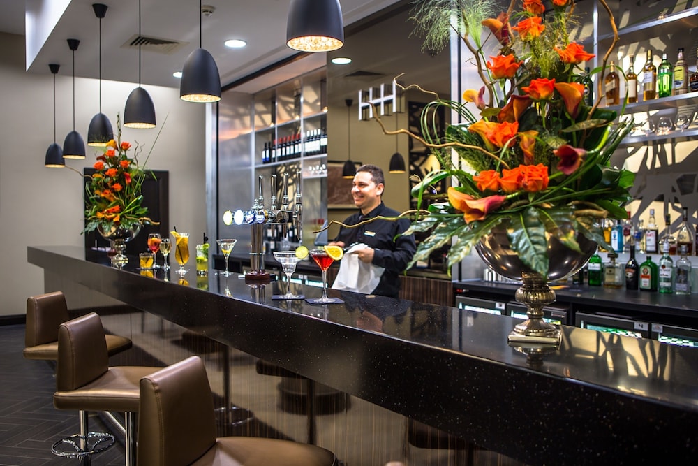 Heston Hyde Hotel 31/43
