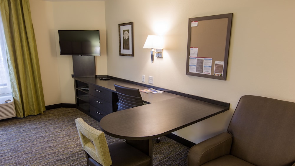 CANDLEWOOD SUITES OVERLAND PARK 39/59