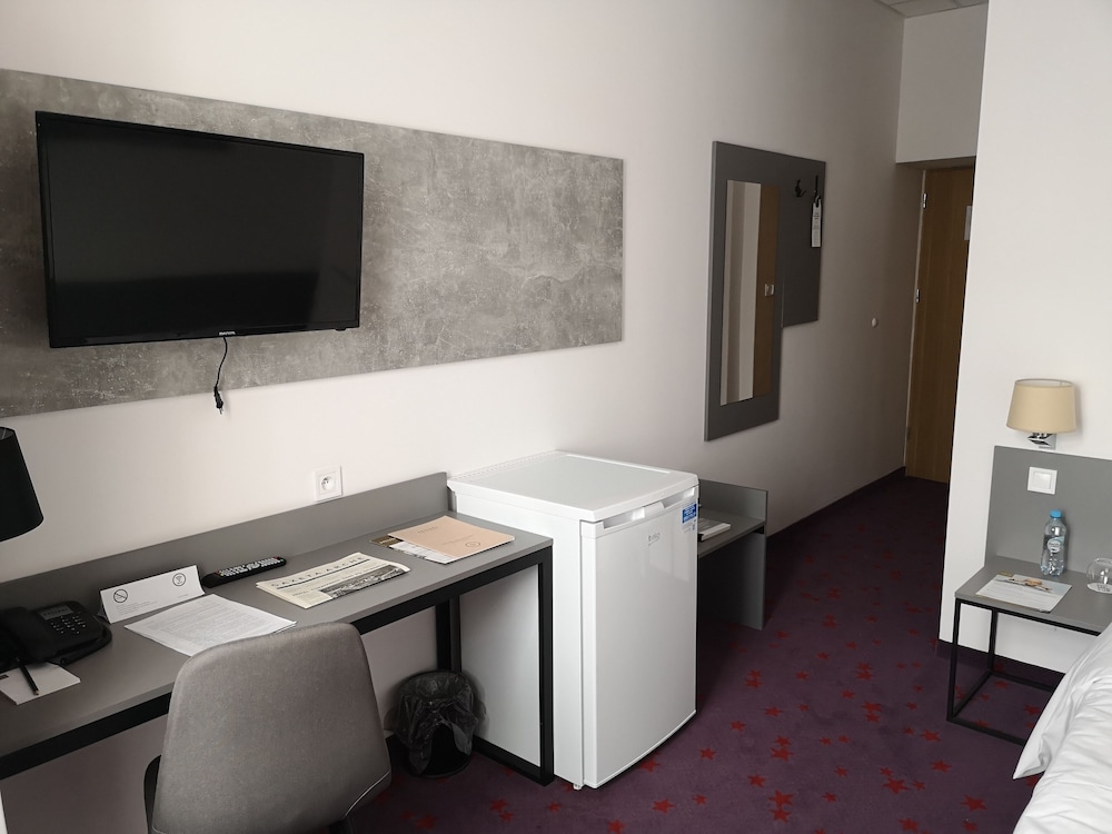 Koszary Arche Hotel 35/50