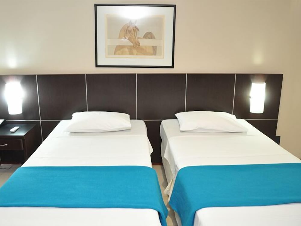 Crystal Plaza Hotel 27/47