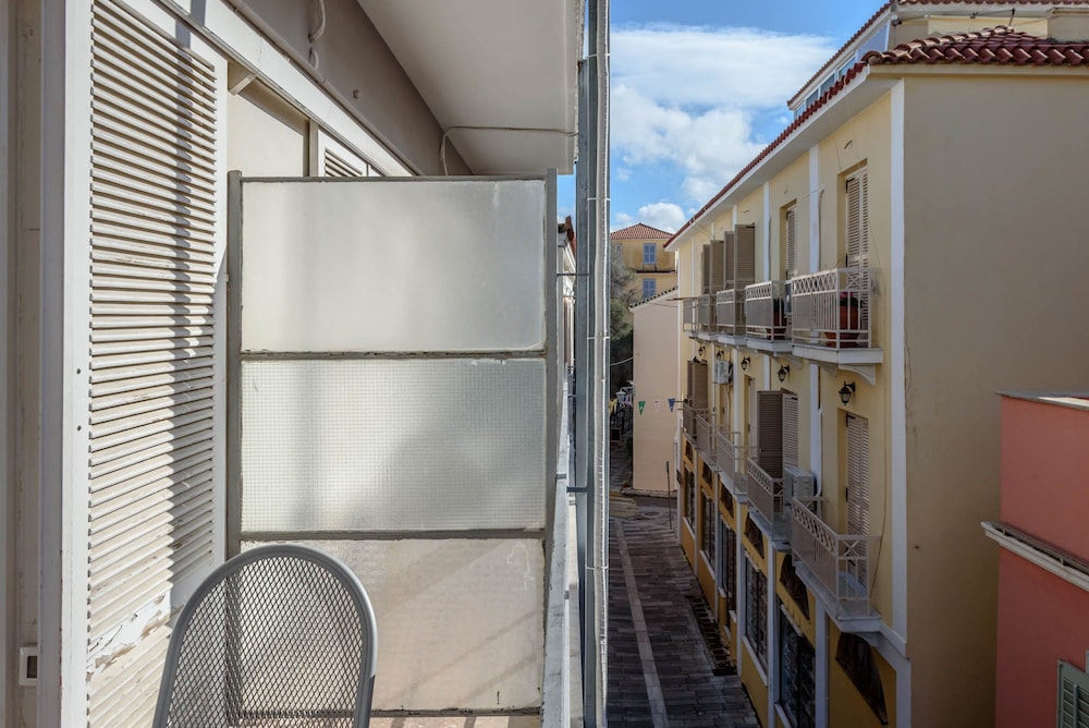 Agamemnon Hotel 29/67