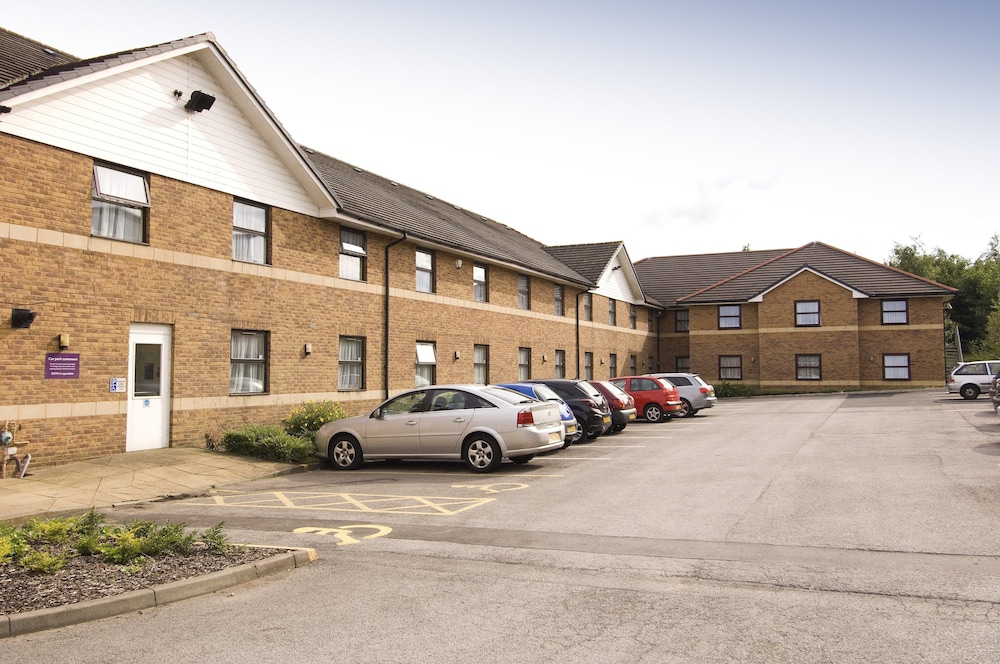 Premier Inn Sheffield/Barnsley (M1 Jct36) 39/51