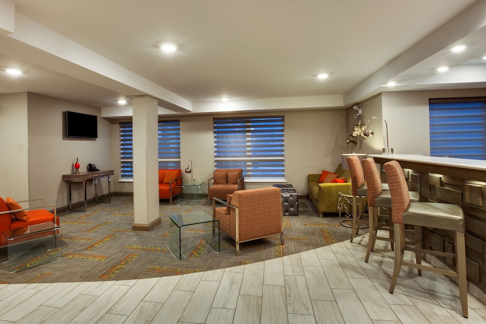 Holiday Inn Express Suites Fredericton 49/76
