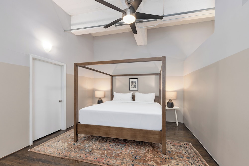 Deluxe, Suite, Apartment, King Bed