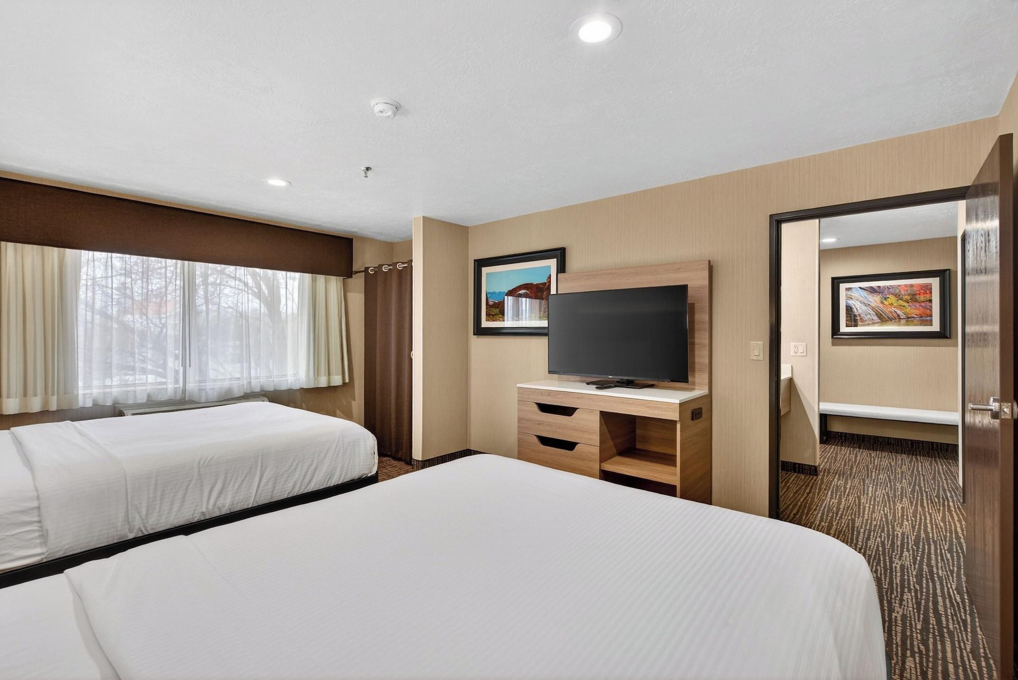Family, Multiple Beds