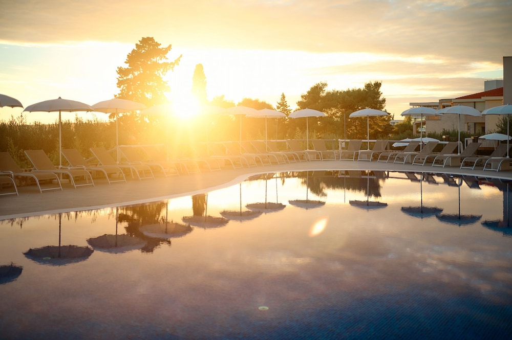 Pharos, Hvar Bayhill Hotel 61/76