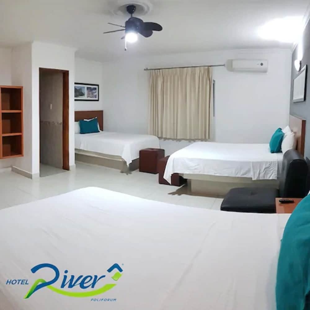 Hotel Grand River Plaza 8/58