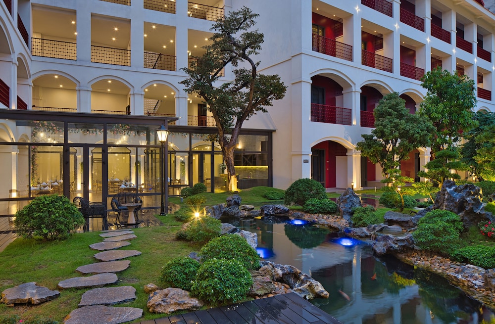 Senna Hue Hotel 4/50