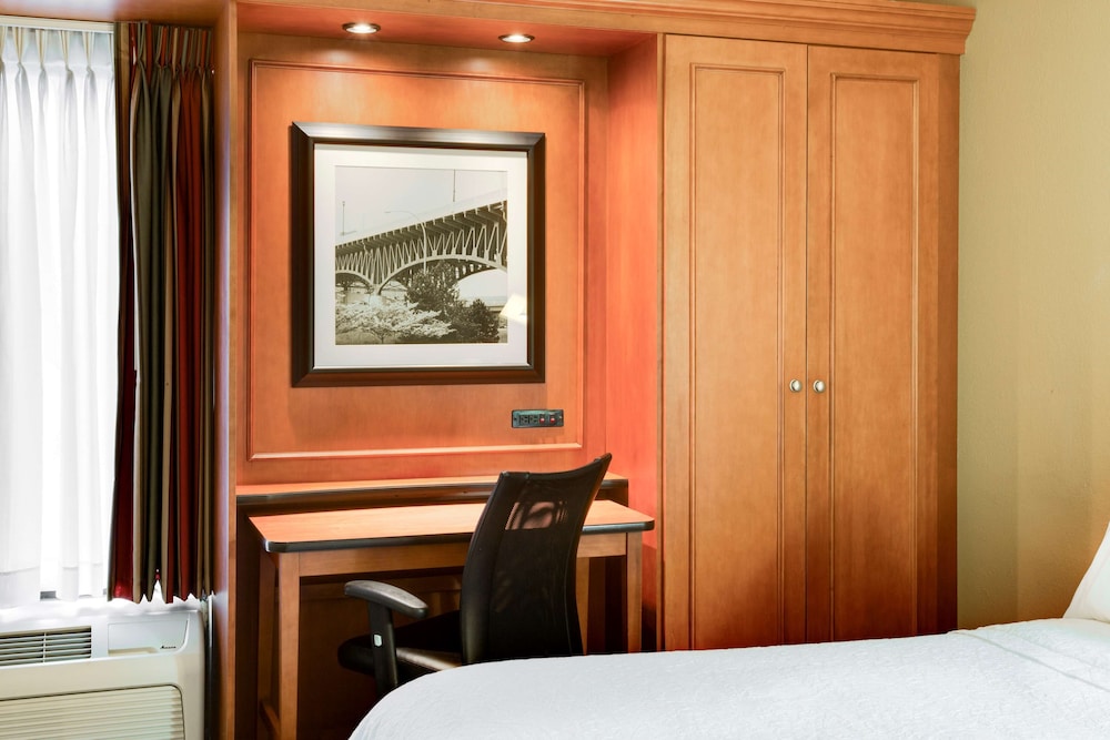 Hampton Inn Pittsburgh-Greentree 20/35