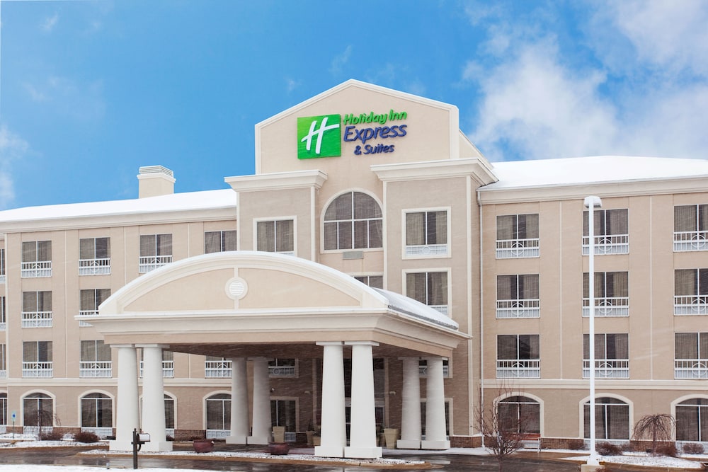 Holiday Inn Express Rockford Loves Park 5/65