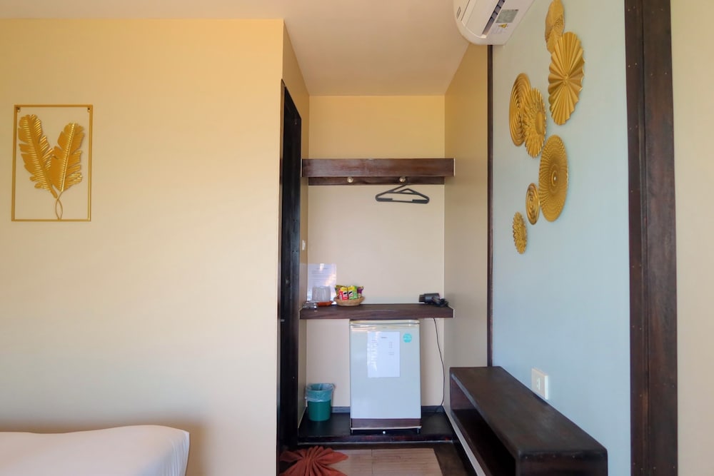PHI PHI SEA SKY RESORT 11/66