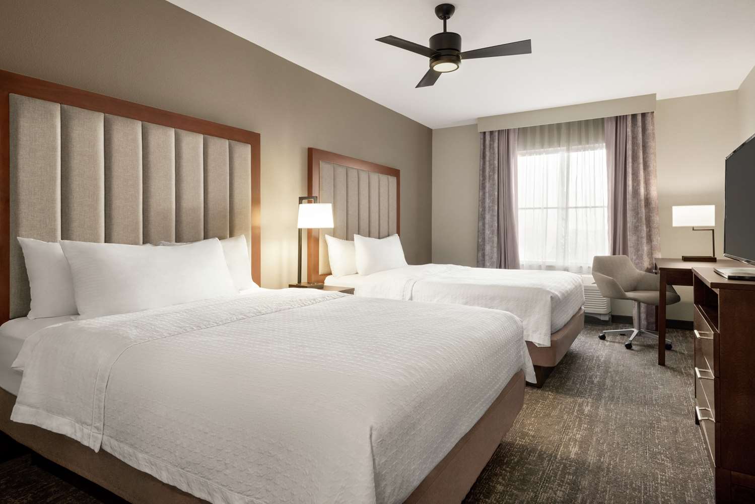 1 BEDROOM, SUITE, 2 QUEEN BEDS