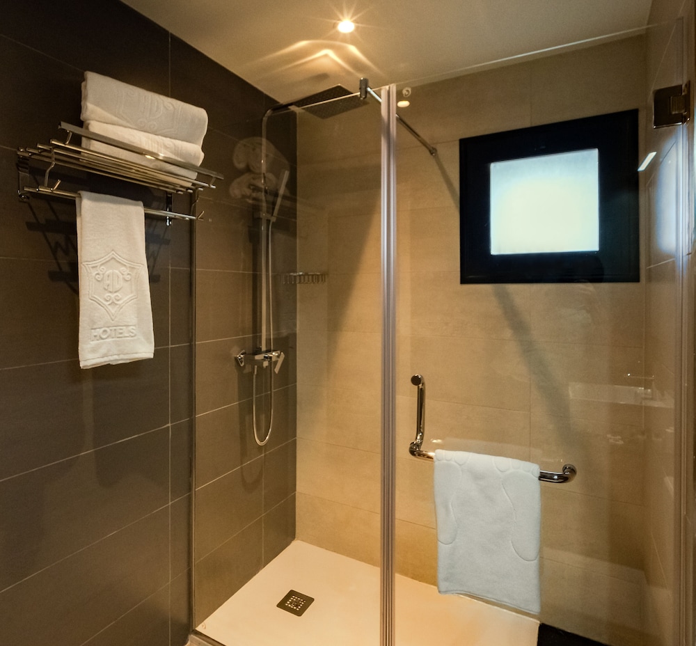 AD Hotel Pont d Hydra 32/35