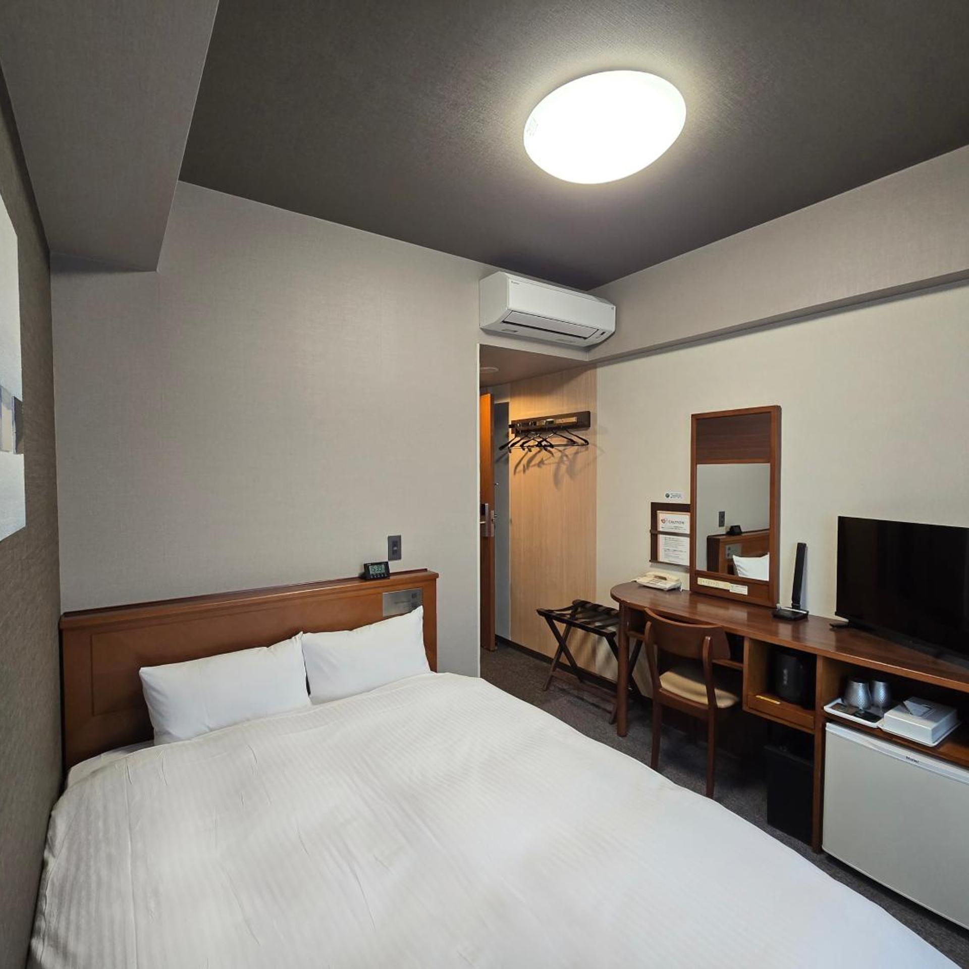 Semi Room, Semi Double Bed