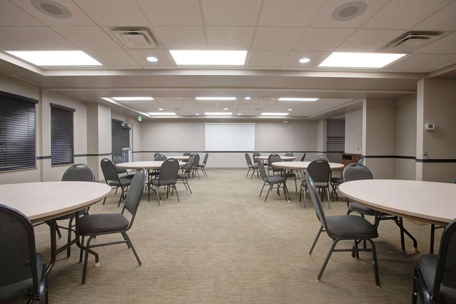 Comfort Inn And Suites St. Paul Northeast 20/23