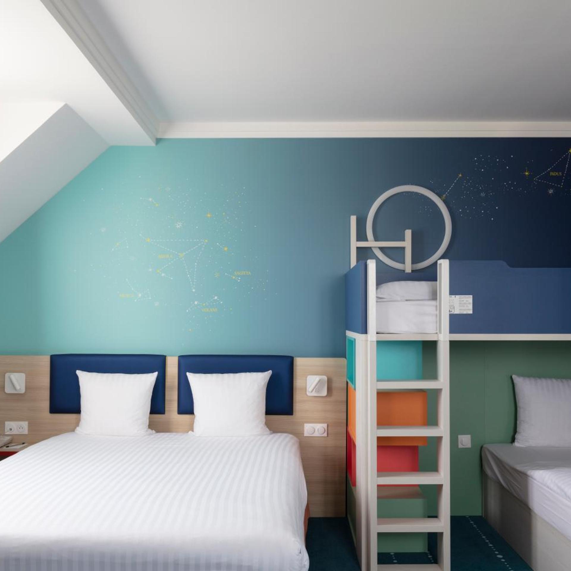 Connecting, Family, Pool Access