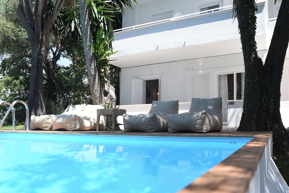 Mr & Mrs White Corfu 24/50