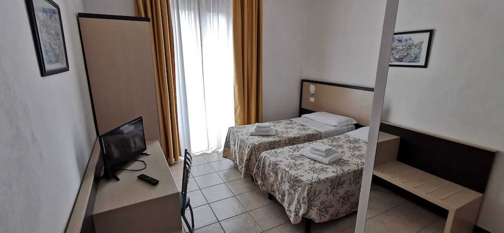 Hotel Rondine 6/38
