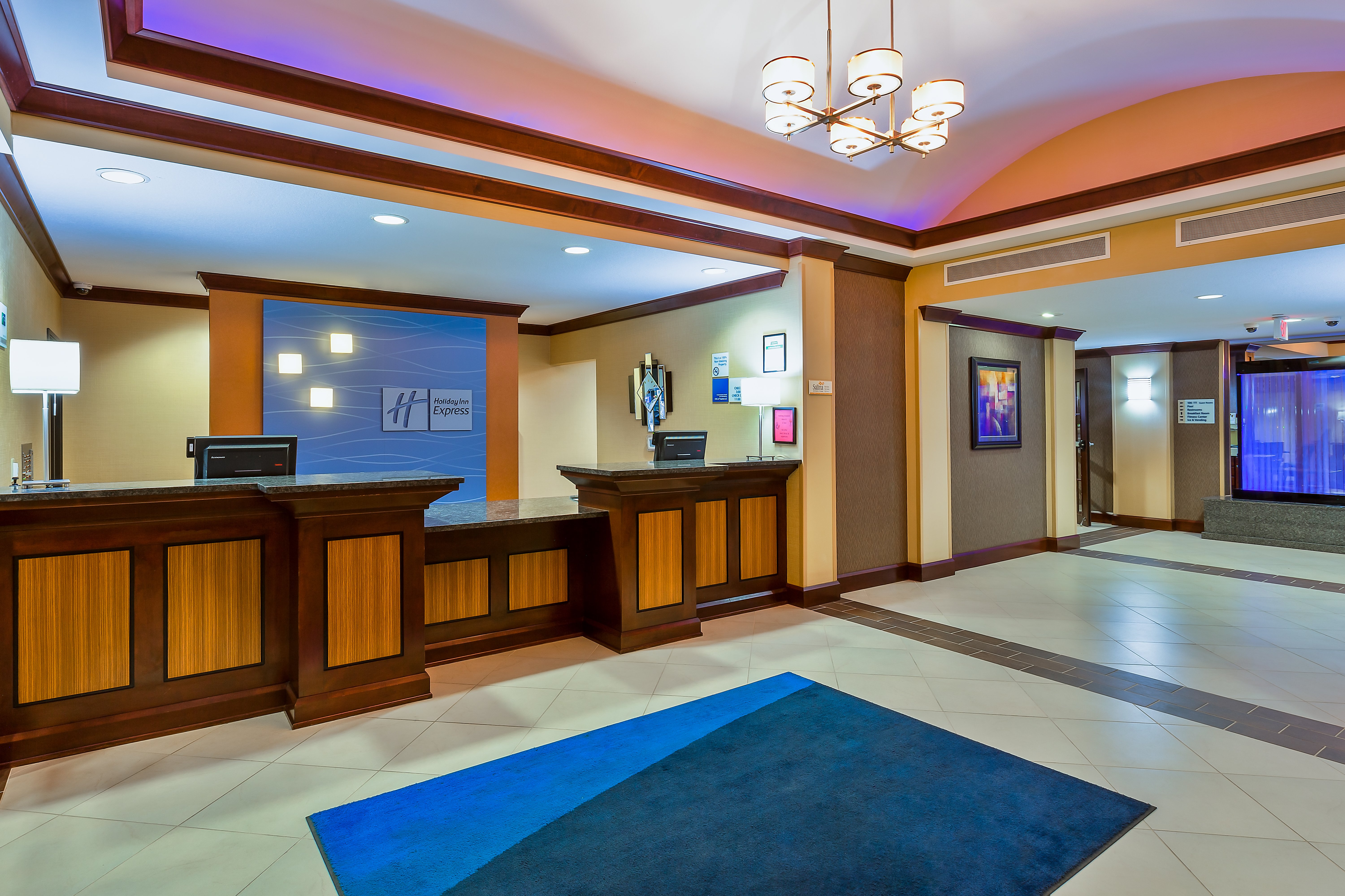 Holiday Inn Express Hotel and Suites Salina 3/62