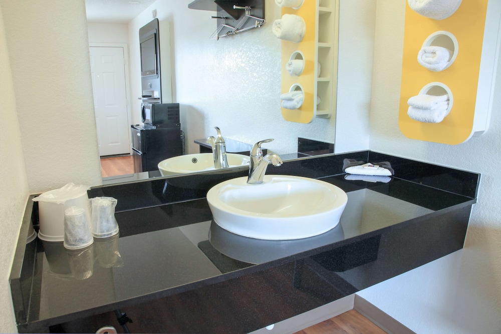 Motel6 Scottsdale, AZ - Old town Scottsdale/Fashion Square 39/40