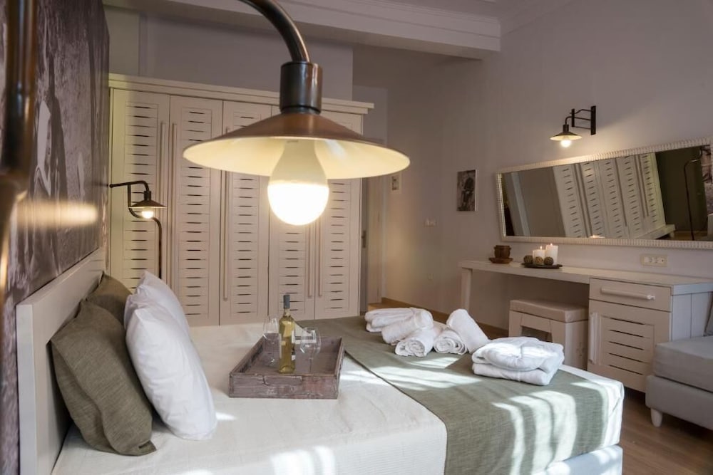Elia Daliani Suites 33/43